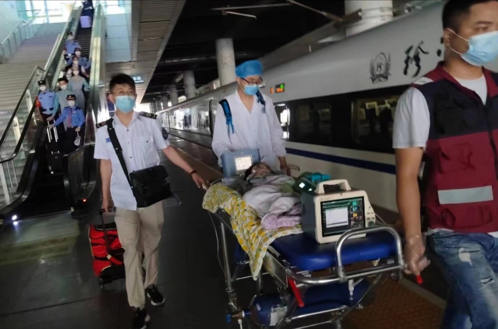 微山县高铁转运公司